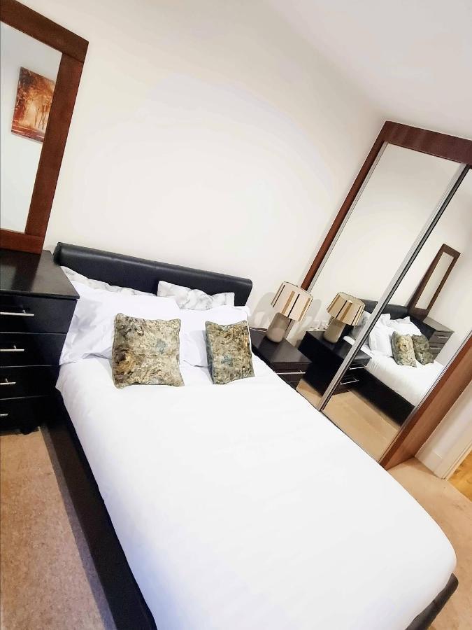Your Riverside Home 2 With Private Balcony Londres Exterior foto